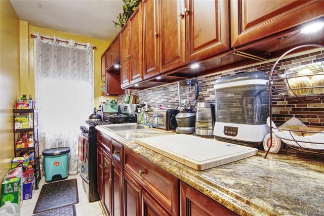 78 Gibson Boulevard 1B, Valley Stream, NY 11581