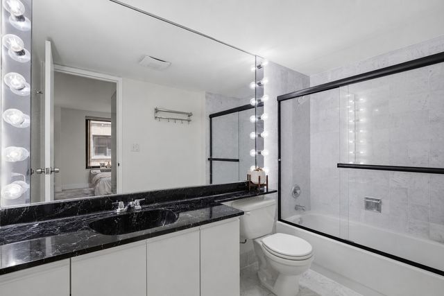 40 E Delaware Place 1204, Chicago, IL 60611