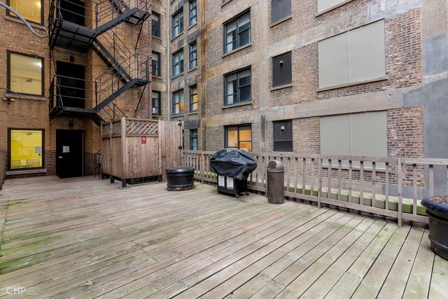 40 E Delaware Place 1204, Chicago, IL 60611