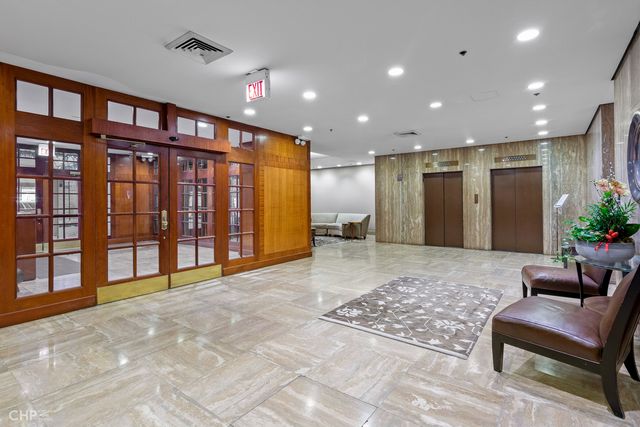 40 E Delaware Place 1204, Chicago, IL 60611