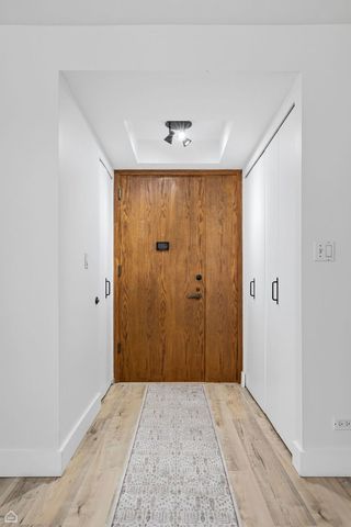 40 E Delaware Place 1204, Chicago, IL 60611