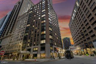 40 E Delaware Place 1204, Chicago, IL 60611