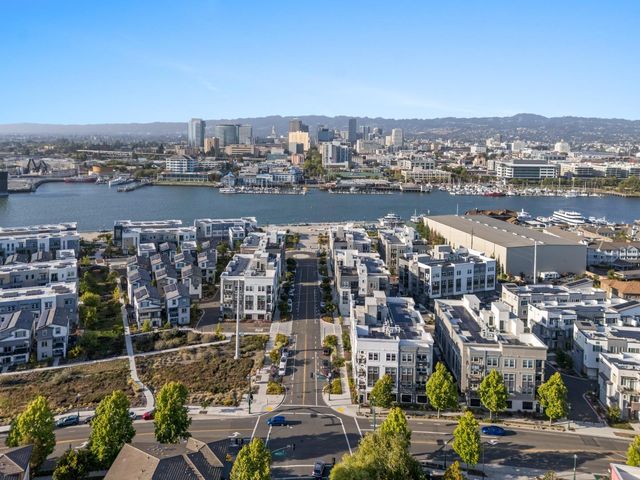 2835 5th Street, Alameda, CA 94501