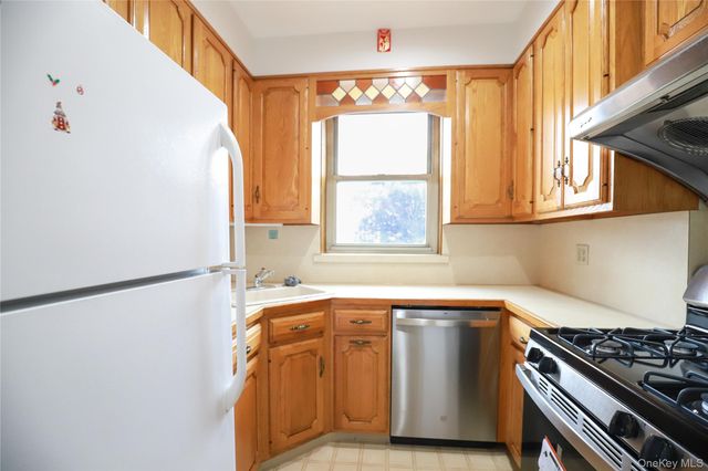 132-41 60th Avenue, Flushing, NY 11355