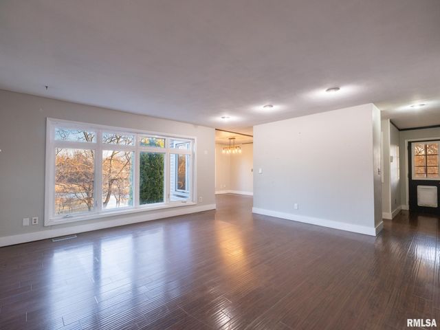 2216 CORDOVA Court, Pekin, IL 61554