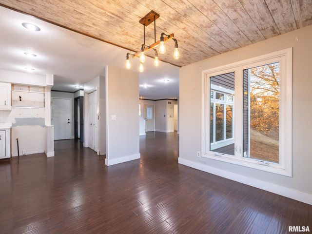 2216 CORDOVA Court, Pekin, IL 61554