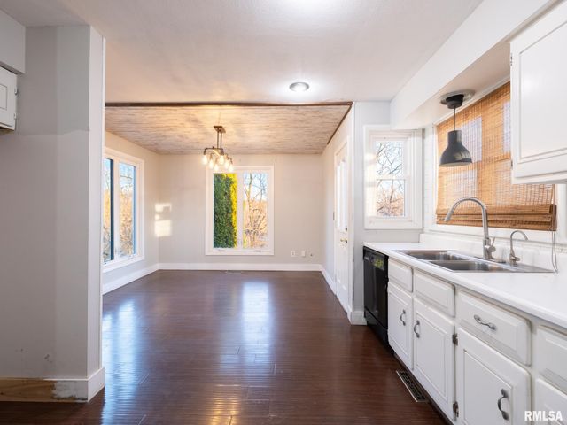 2216 CORDOVA Court, Pekin, IL 61554