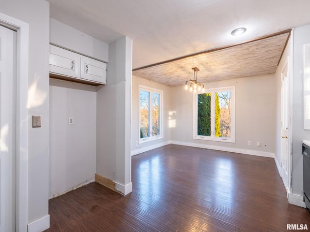 2216 CORDOVA Court, Pekin, IL 61554