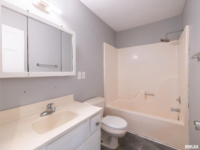 2216 CORDOVA Court, Pekin, IL 61554