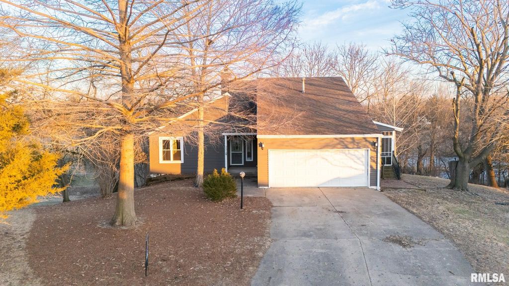 2216 CORDOVA Court, Pekin, IL 61554