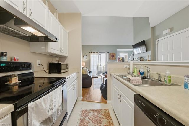 863 Little Bay Ave Apt 2, Norfolk, VA 23503
