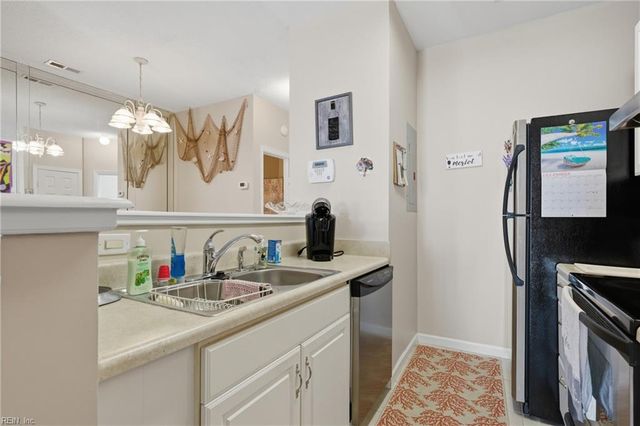 863 Little Bay Ave Apt 2, Norfolk, VA 23503