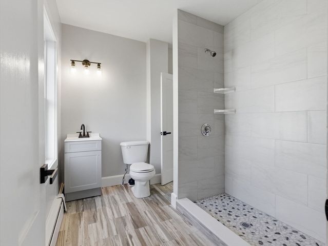 7 Myrtle St, Middleboro, MA 02346