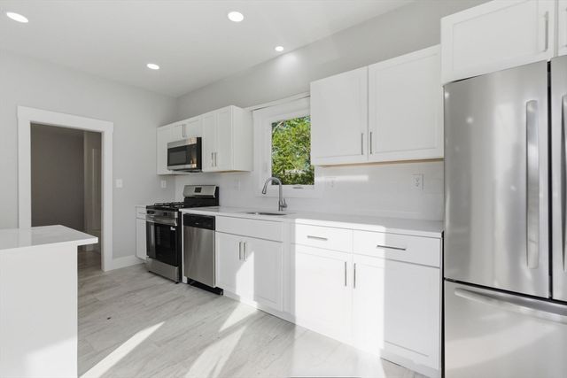 7 Myrtle St, Middleboro, MA 02346