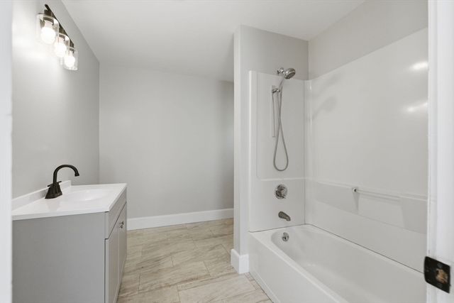 7 Myrtle St, Middleboro, MA 02346