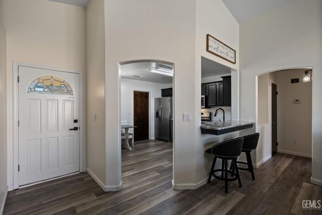 9116 Chattaroy Street, Bakersfield, CA 93312