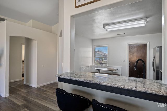 9116 Chattaroy Street, Bakersfield, CA 93312