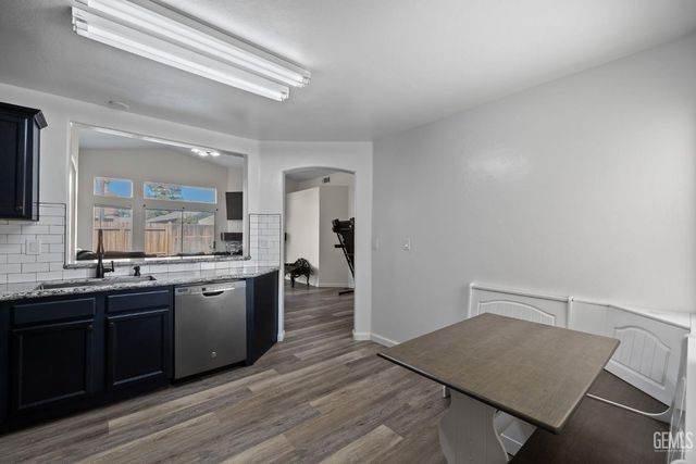 9116 Chattaroy Street, Bakersfield, CA 93312