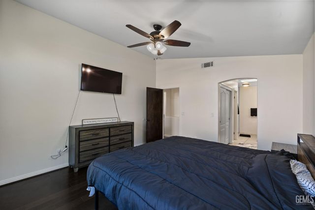 9116 Chattaroy Street, Bakersfield, CA 93312