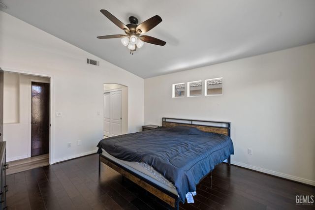 9116 Chattaroy Street, Bakersfield, CA 93312