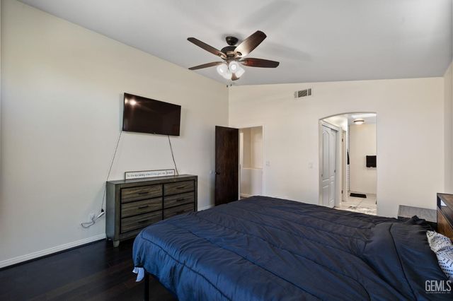 9116 Chattaroy Street, Bakersfield, CA 93312