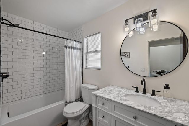 9116 Chattaroy Street, Bakersfield, CA 93312