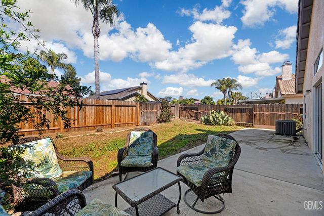 9116 Chattaroy Street, Bakersfield, CA 93312