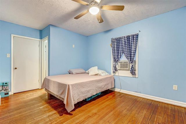 913 Maple Avenue, Pasadena, TX 77506