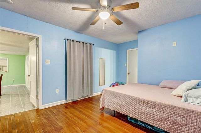 913 Maple Avenue, Pasadena, TX 77506