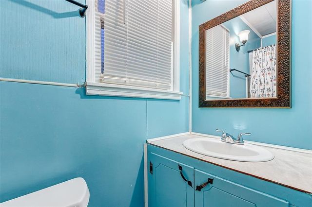 913 Maple Avenue, Pasadena, TX 77506