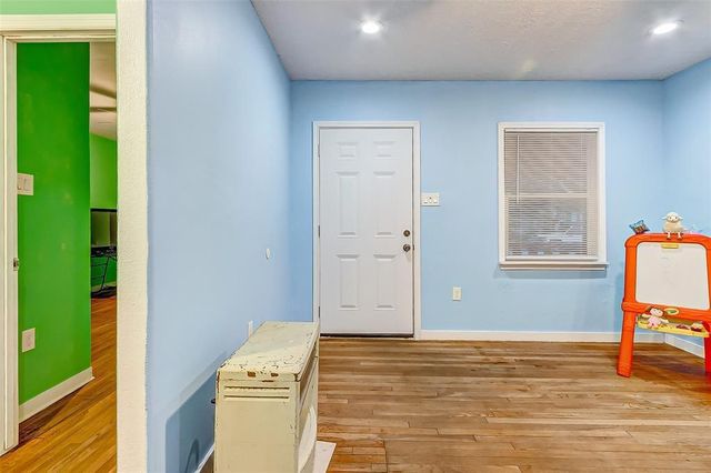 913 Maple Avenue, Pasadena, TX 77506