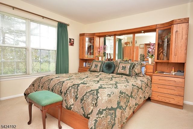 50 Potomac Dr, Bernards Twp., NJ 07920