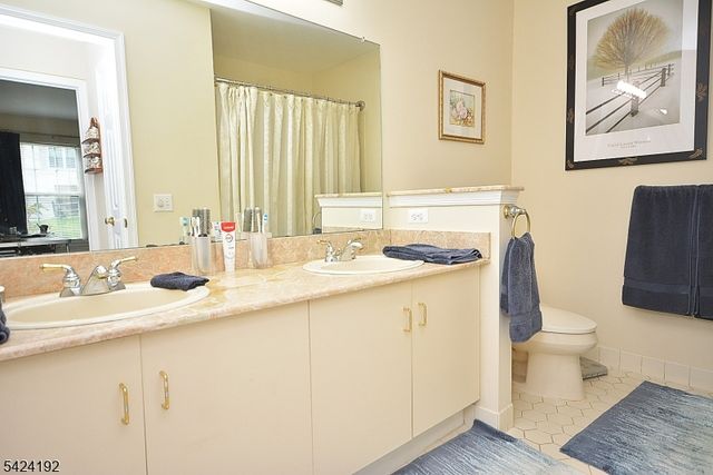 50 Potomac Dr, Bernards Twp., NJ 07920