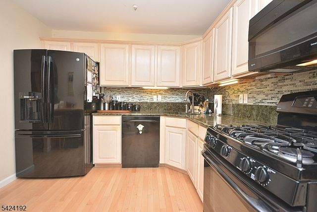50 Potomac Dr, Bernards Twp., NJ 07920