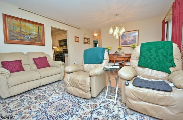 50 Potomac Dr, Bernards Twp., NJ 07920