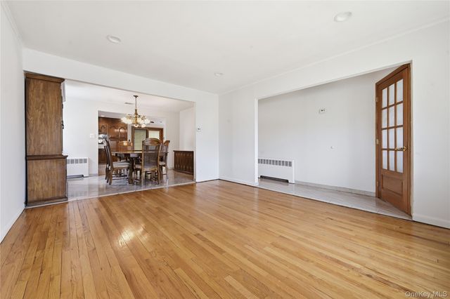 59 Central Avenue, Westbury, NY 11590