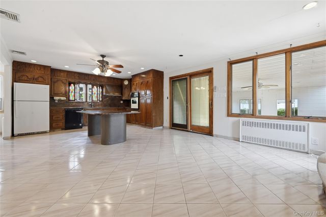 59 Central Avenue, Westbury, NY 11590