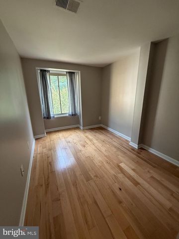 9425 GENTLE CIRCLE, Gaithersburg, MD 20886
