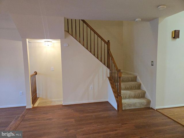 14635 SEASONS DR, Centreville, VA 20120