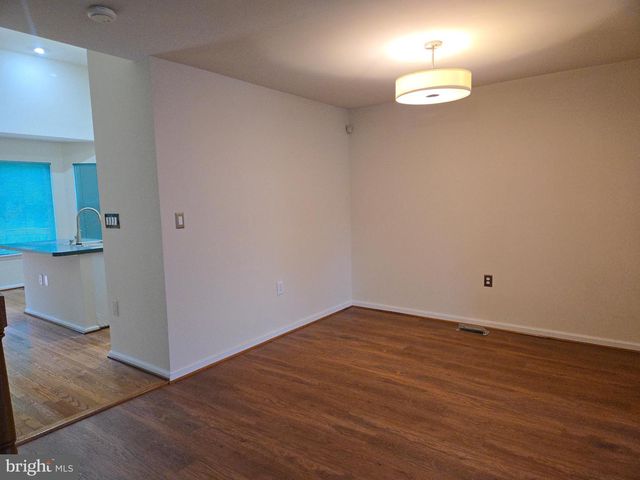 14635 SEASONS DR, Centreville, VA 20120