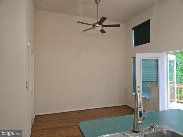 14635 SEASONS DR, Centreville, VA 20120