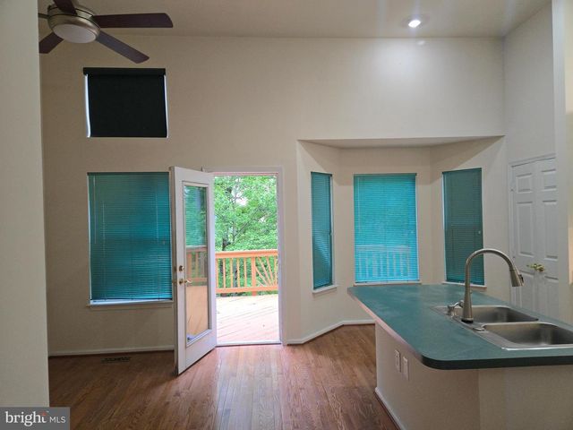 14635 SEASONS DR, Centreville, VA 20120