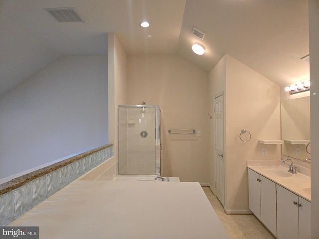 14635 SEASONS DR, Centreville, VA 20120