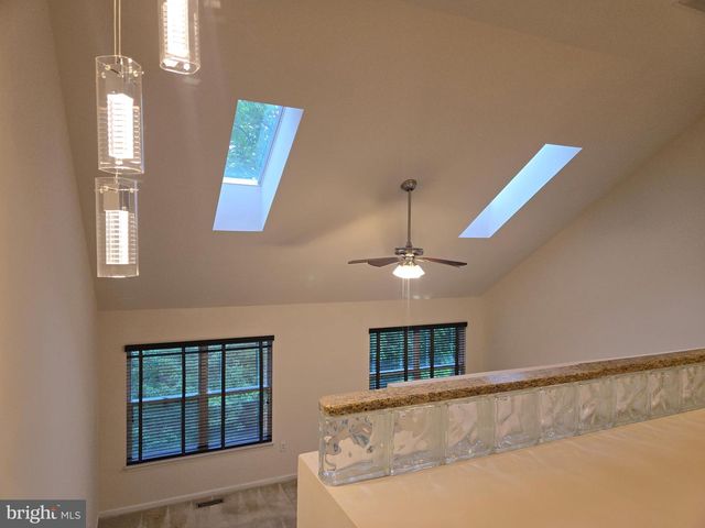 14635 SEASONS DR, Centreville, VA 20120