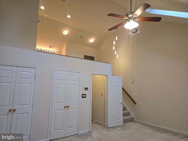 14635 SEASONS DR, Centreville, VA 20120