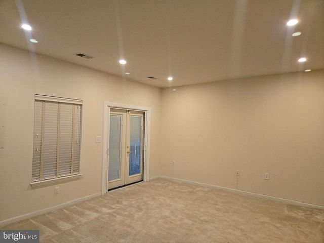14635 SEASONS DR, Centreville, VA 20120