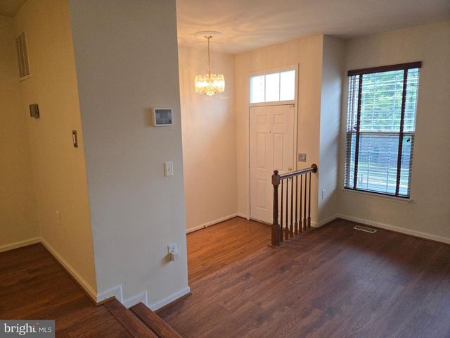 14635 SEASONS DR, Centreville, VA 20120