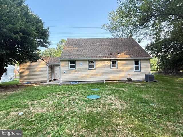 819 E EVESHAM RD, Glendora, NJ 08029
