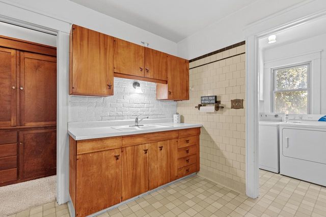3132 New York AVENUE, Milwaukee, WI 53207
