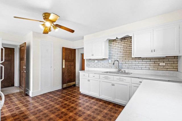3132 New York AVENUE, Milwaukee, WI 53207